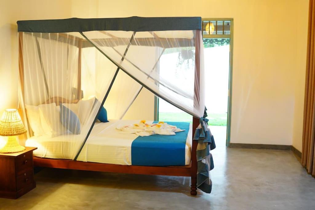 Villa Ronaya Surf Waves Dikwella Exterior foto