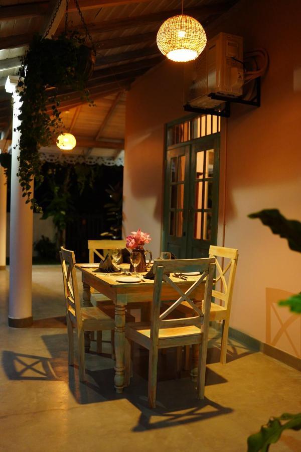 Villa Ronaya Surf Waves Dikwella Exterior foto