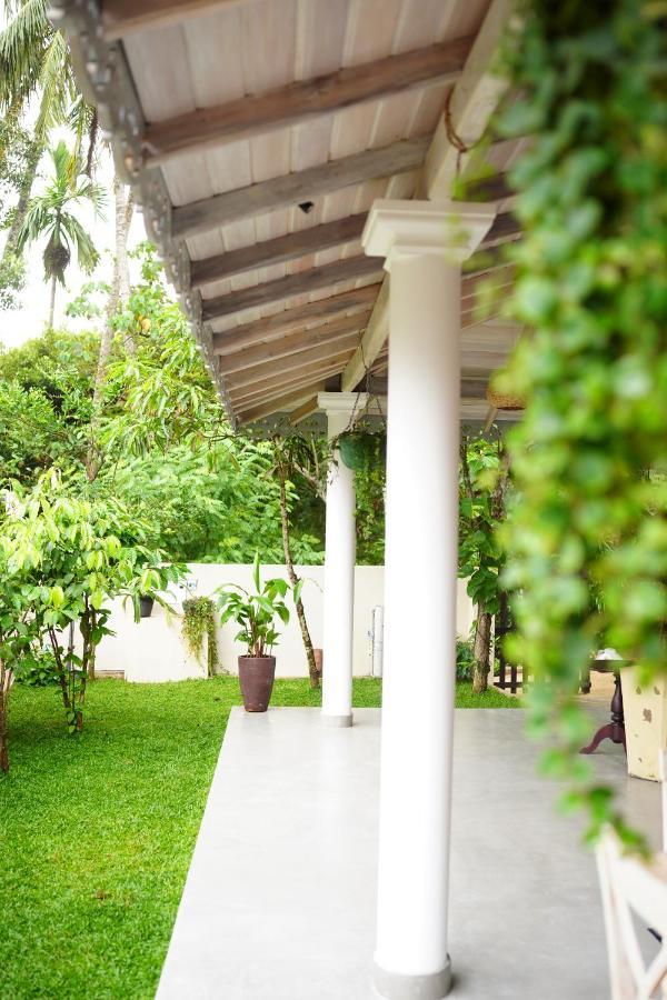 Villa Ronaya Surf Waves Dikwella Exterior foto