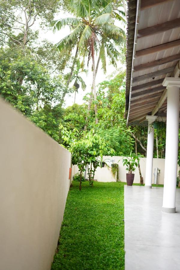 Villa Ronaya Surf Waves Dikwella Exterior foto
