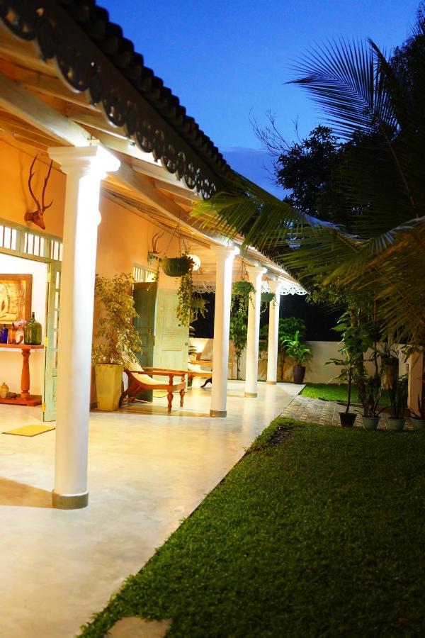 Villa Ronaya Surf Waves Dikwella Exterior foto
