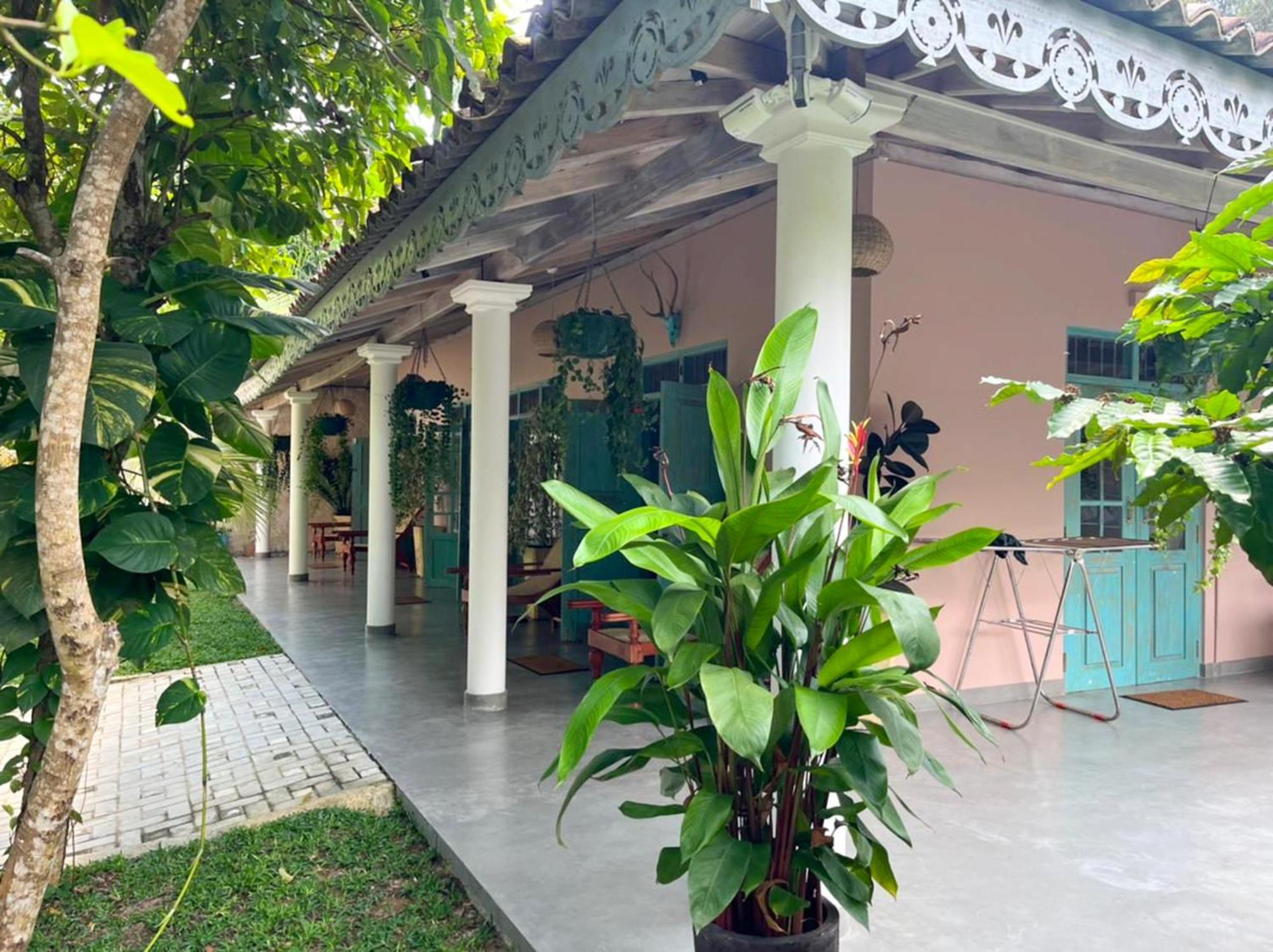Villa Ronaya Surf Waves Dikwella Exterior foto